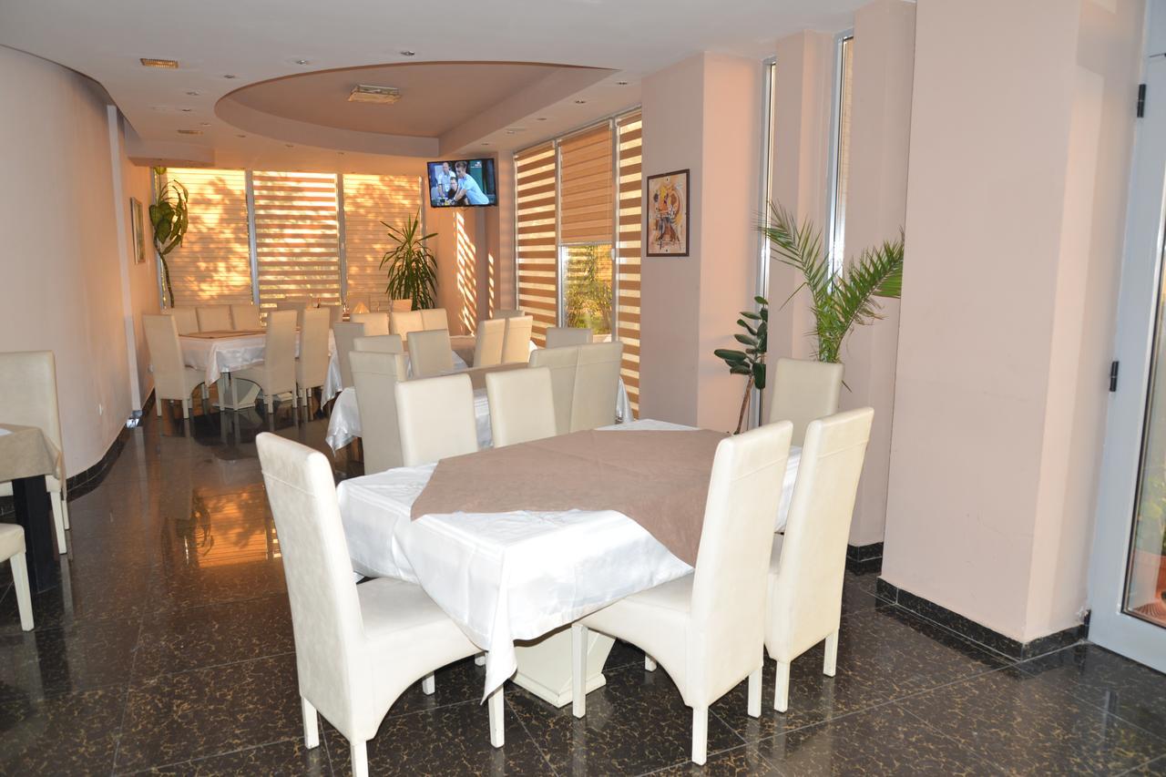 Hotel Konstantin لابليه سيلو المظهر الخارجي الصورة