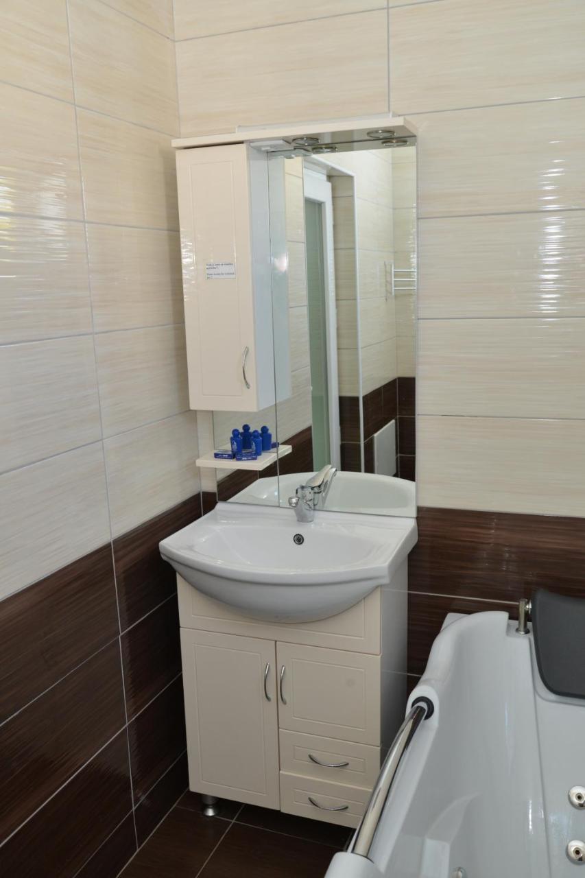 Hotel Konstantin لابليه سيلو المظهر الخارجي الصورة